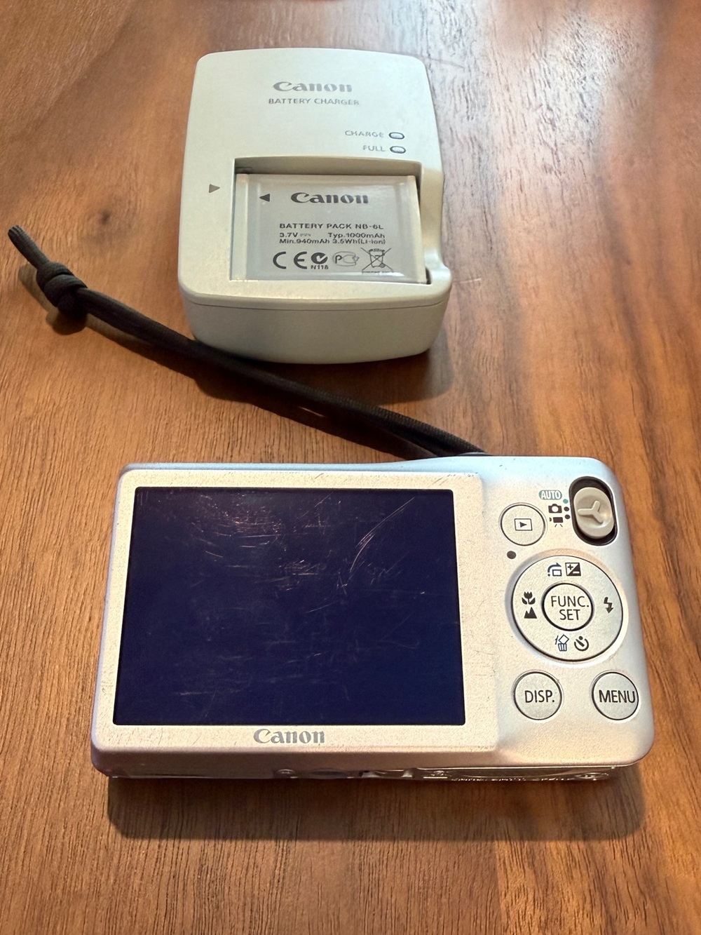 Canon ELPH SD1300 IS with Charger - Picture 2 of 10
